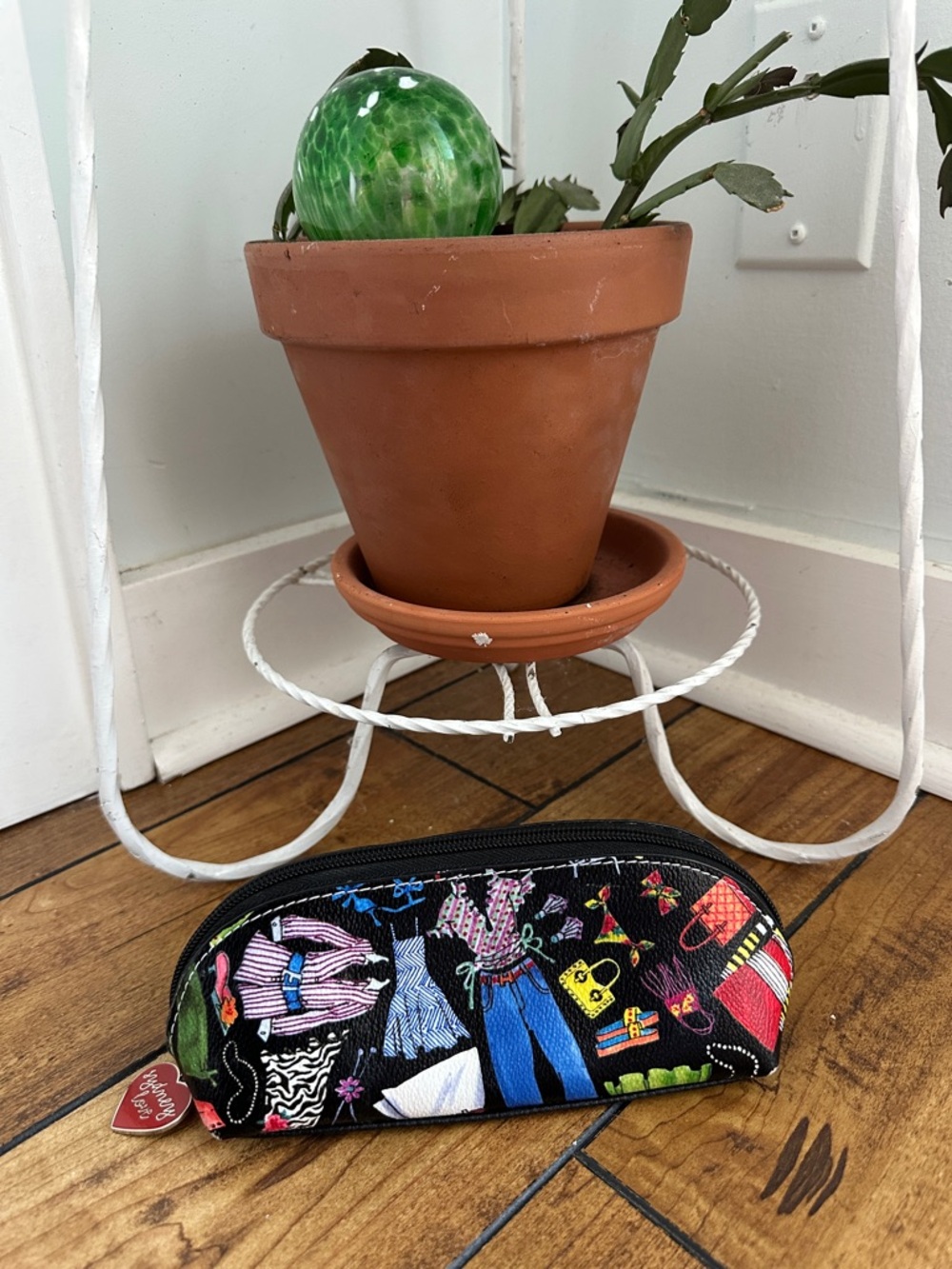 Sydney Love Black Multicolor Graphic Zip Case